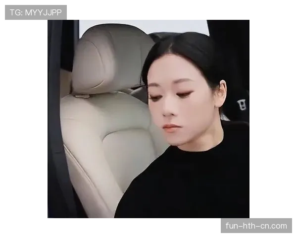 看见吴柳芳出门那阵仗，热闹得像开秀场，我两年工资都看白了
